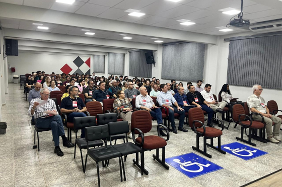 Primeira audiência pública na Unipar debate habitação em Umuarama.